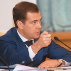 Медведев против создания в РФ отдельных поселков для многодетных семей